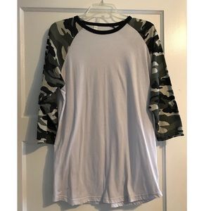 Camo sleeve T-shirt